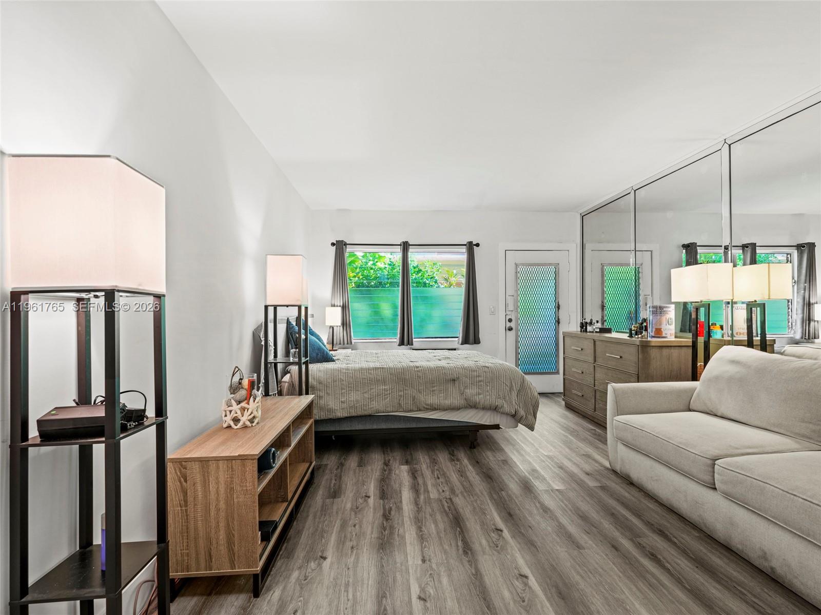 1060 Pennsylvania Ave #4