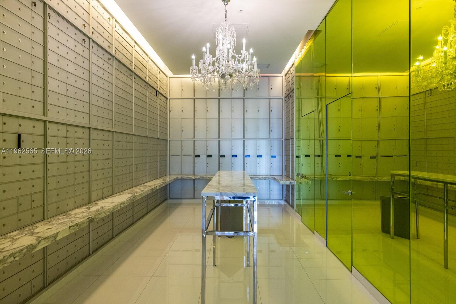 image Icon Brickell II16