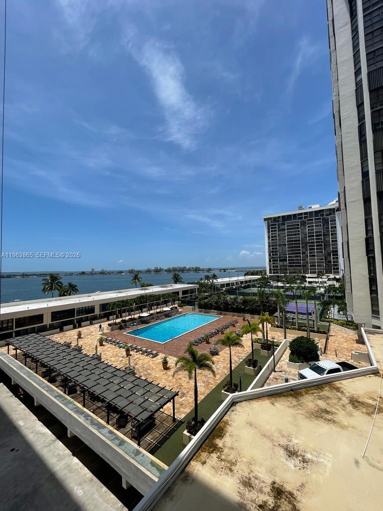 image Brickell Place I14