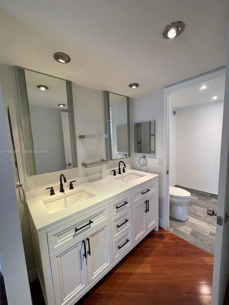 image Brickell Place I15