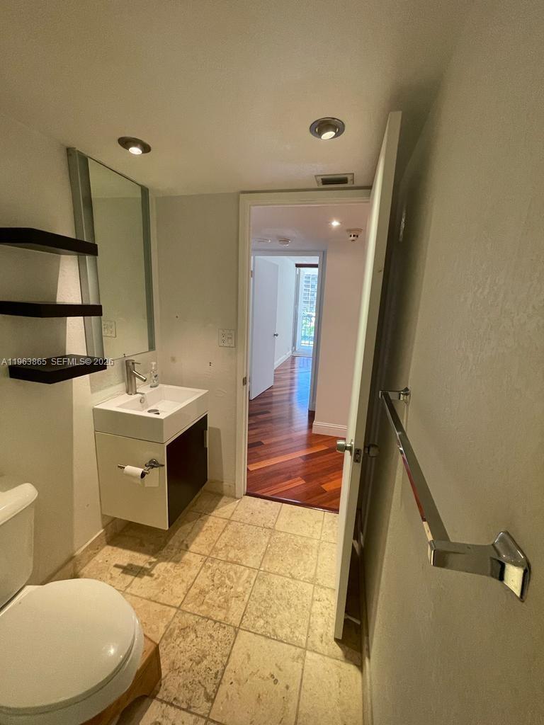 image Brickell Place I30