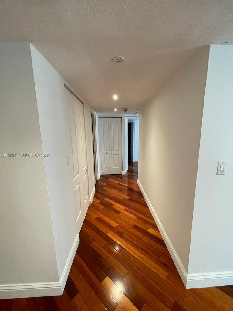 image Brickell Place I36