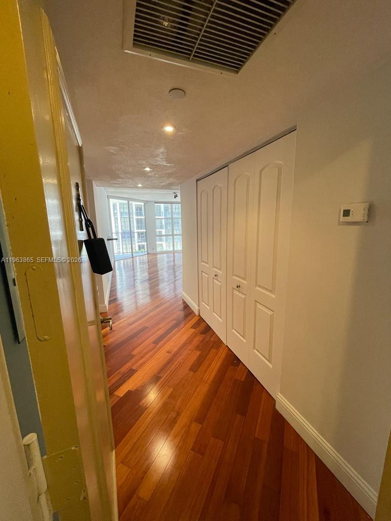 image Brickell Place I45