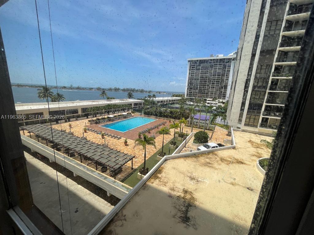 image Brickell Place I6