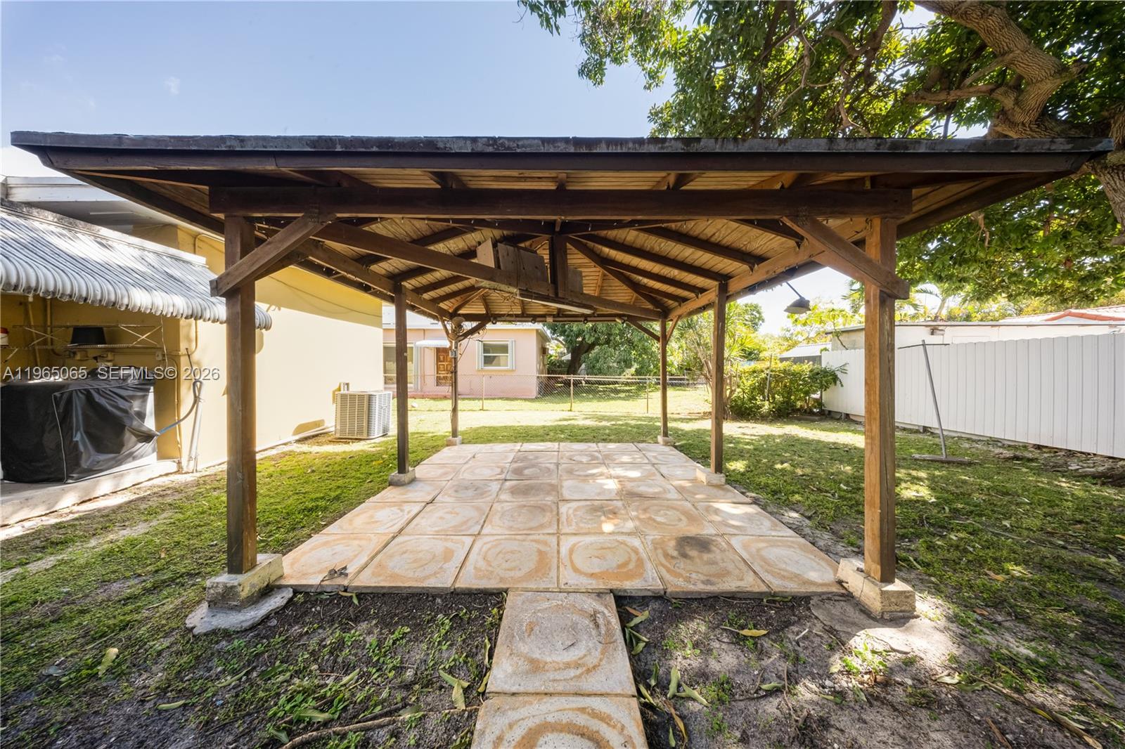 3330 SW 2nd St Miami, FL 33135