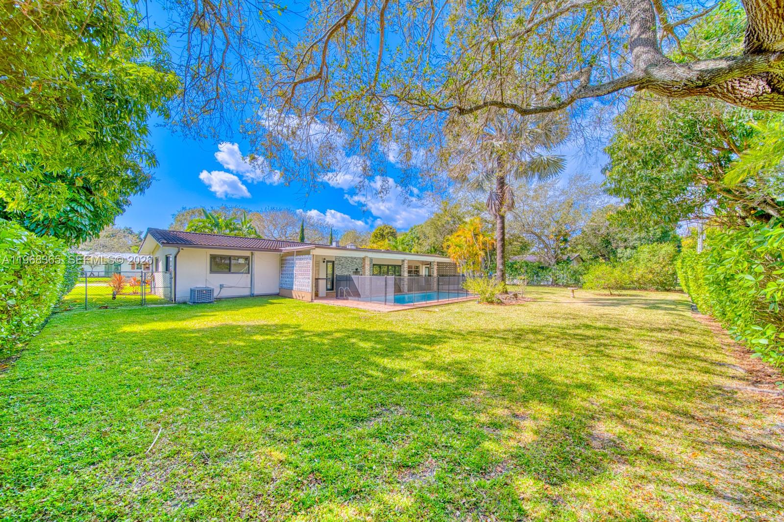 8245 SW 149th Dr Palmetto Bay, FL 33158