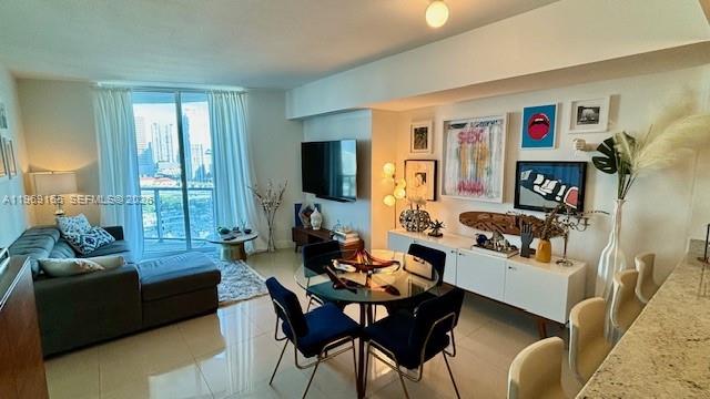 image Latitude on the River15