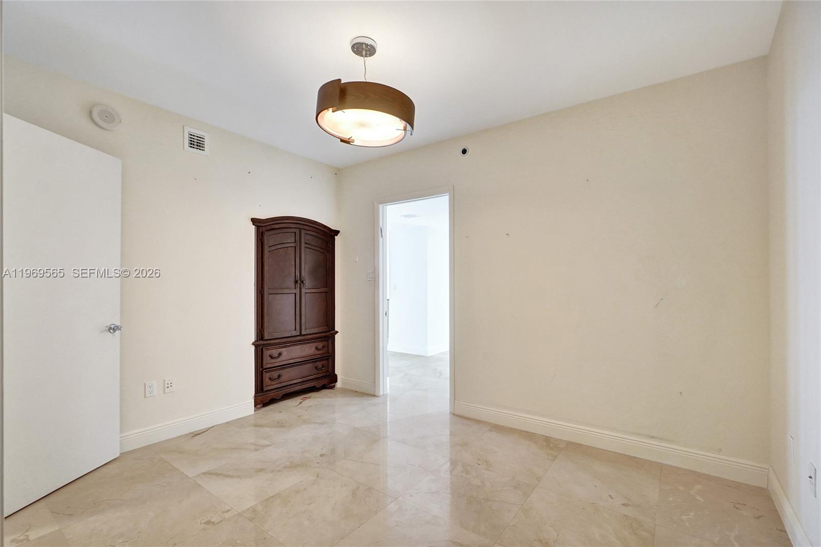 1830 S Ocean Dr #2701 Hallandale Beach, FL 33009