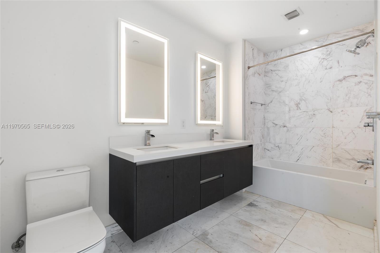 851 NE 1st Ave #3202 Miami, FL 33132