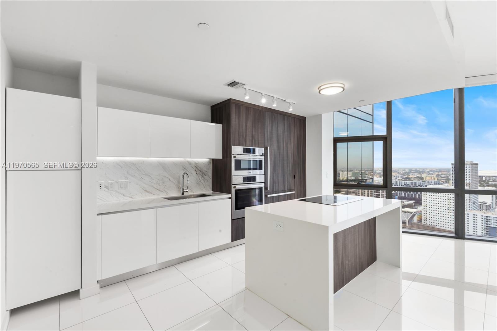 851 NE 1st Ave #3202 Miami, FL 33132