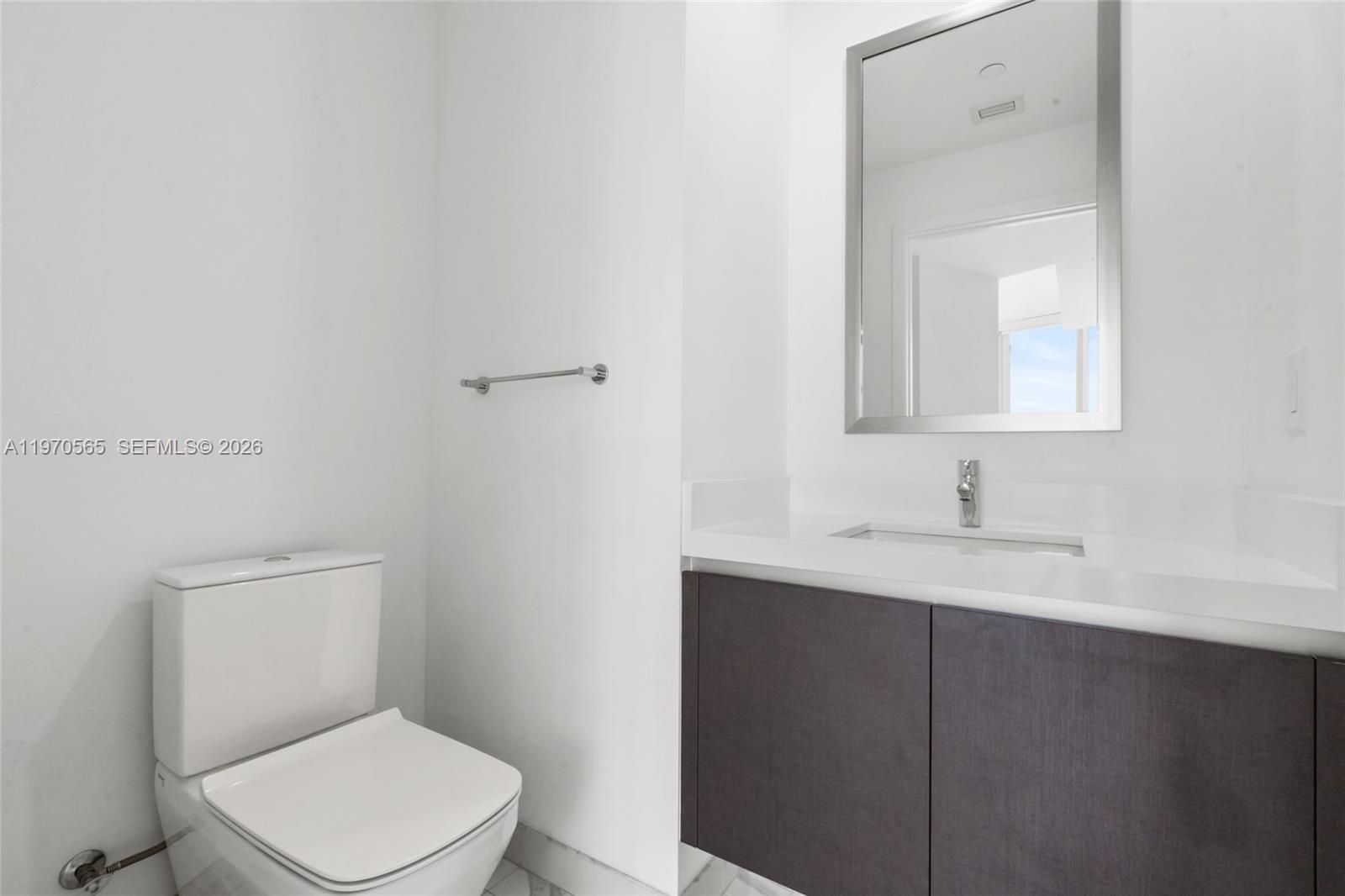 851 NE 1st Ave #3202 Miami, FL 33132