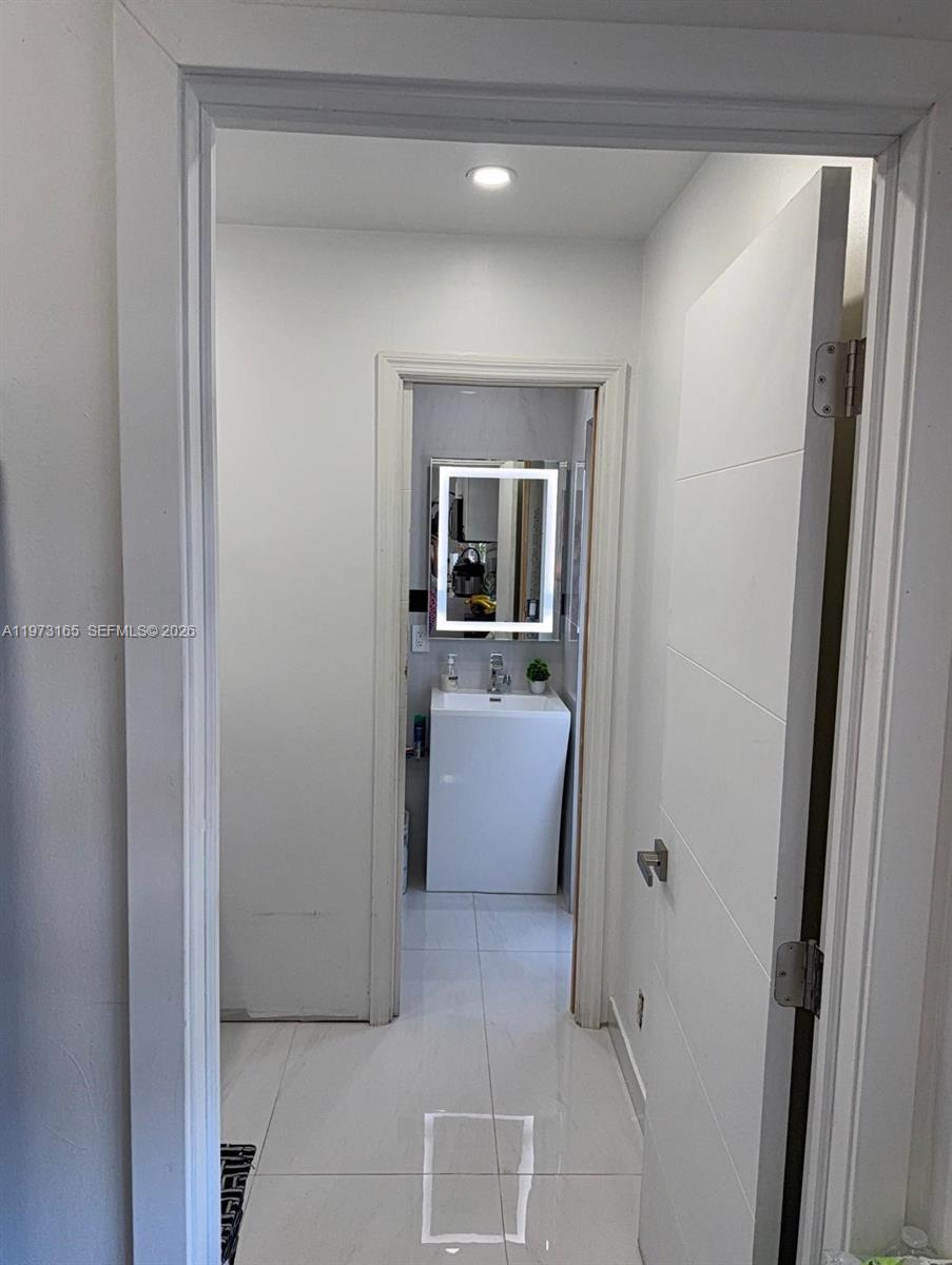 1801 NW 42nd St Oakland Park, FL 33309