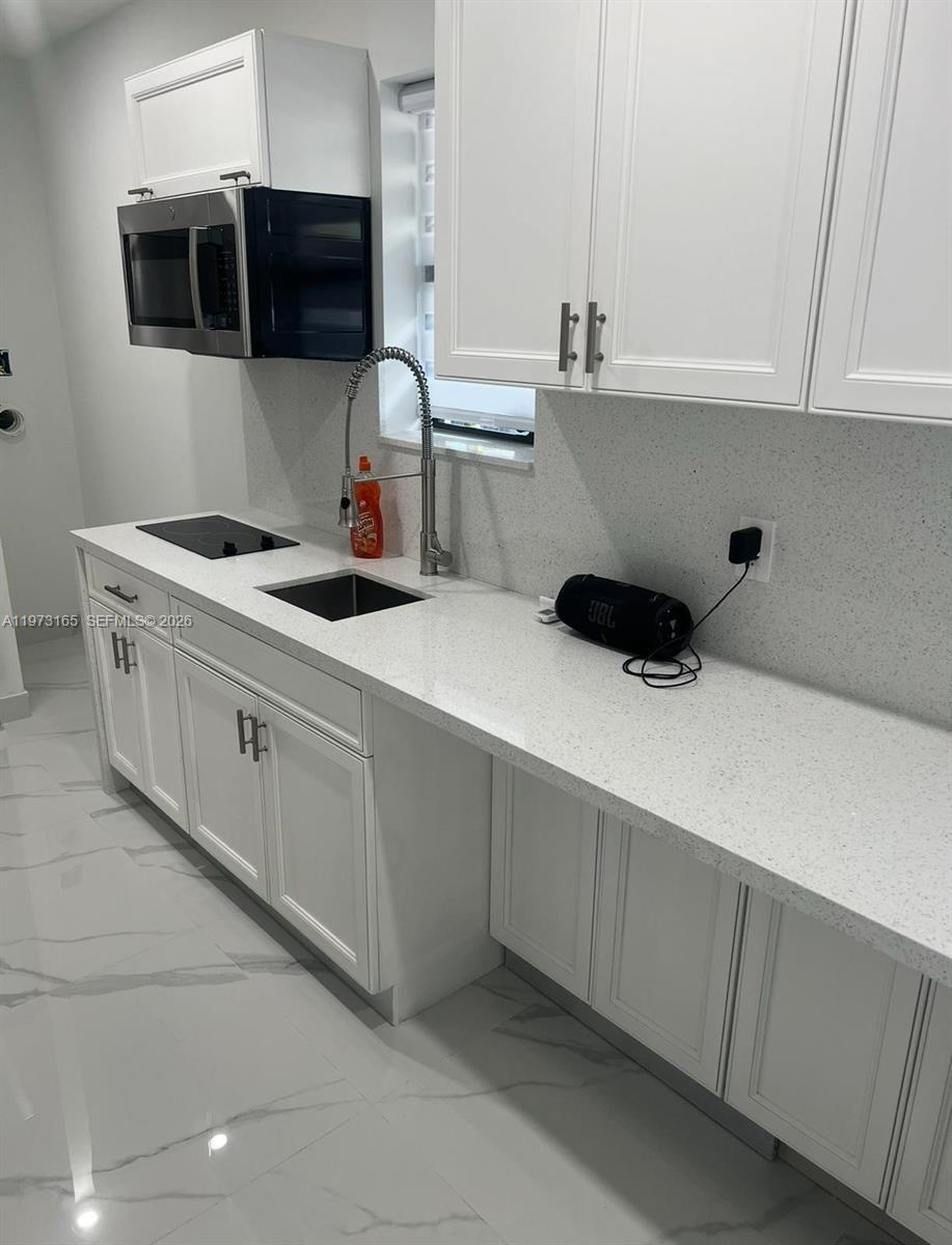 1801 NW 42nd St Oakland Park, FL 33309