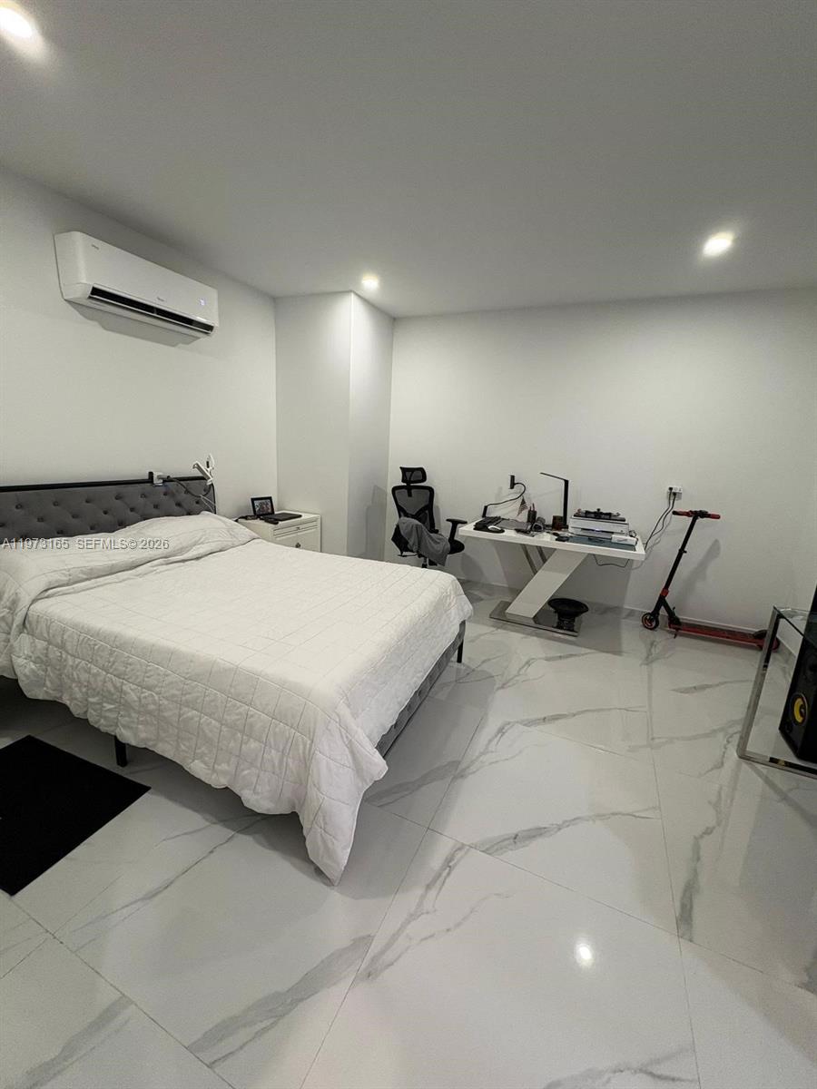 1801 NW 42nd St Oakland Park, FL 33309