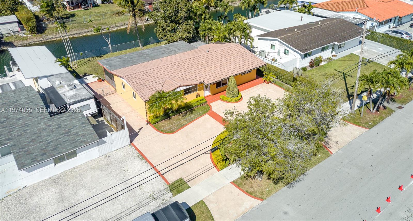 4600 SW 104th Ave Miami, FL 33165