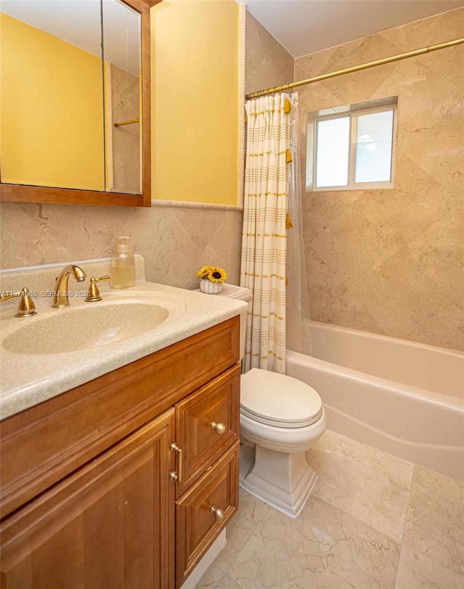 4600 SW 104th Ave Miami, FL 33165