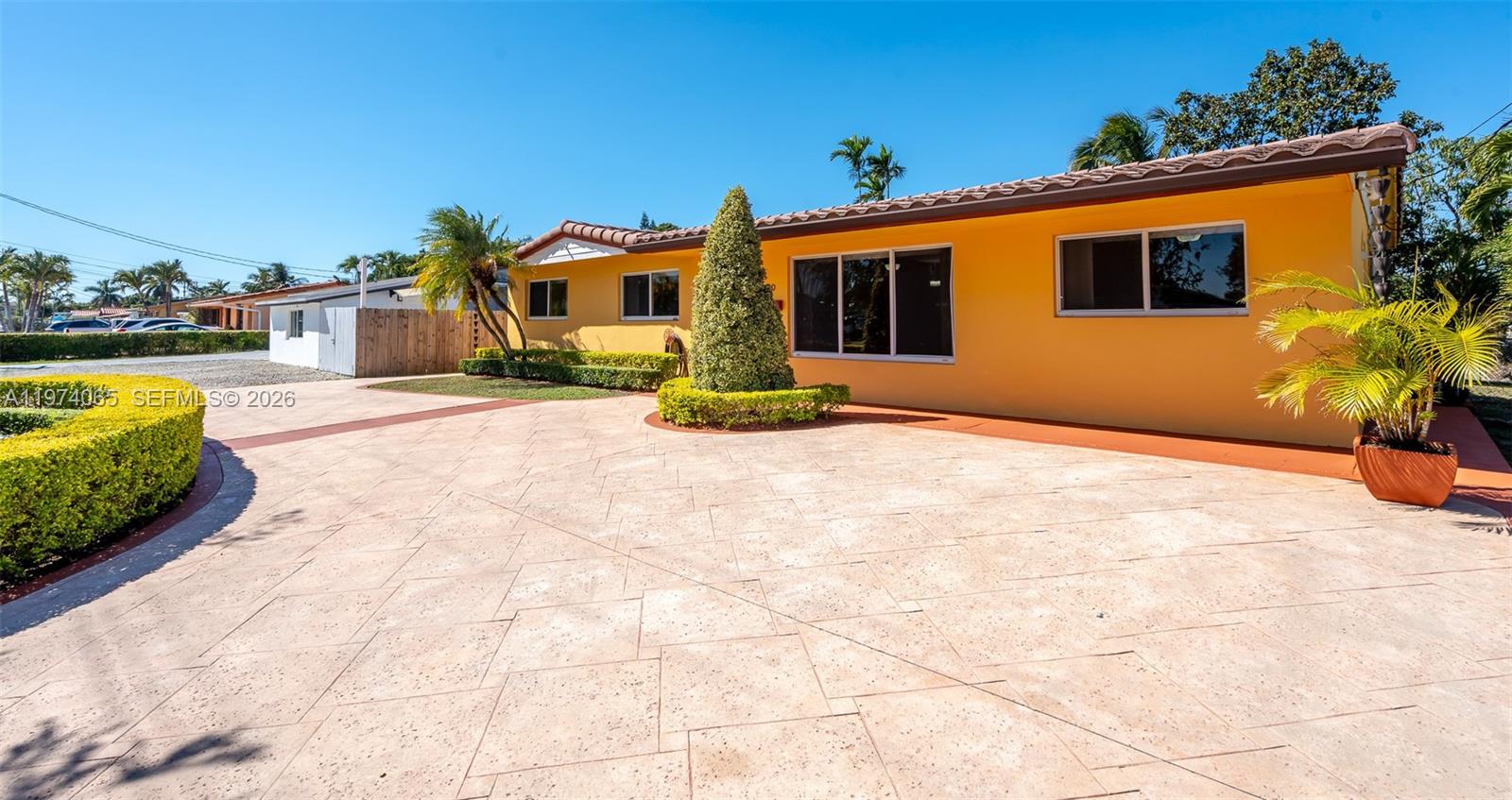 4600 SW 104th Ave Miami, FL 33165