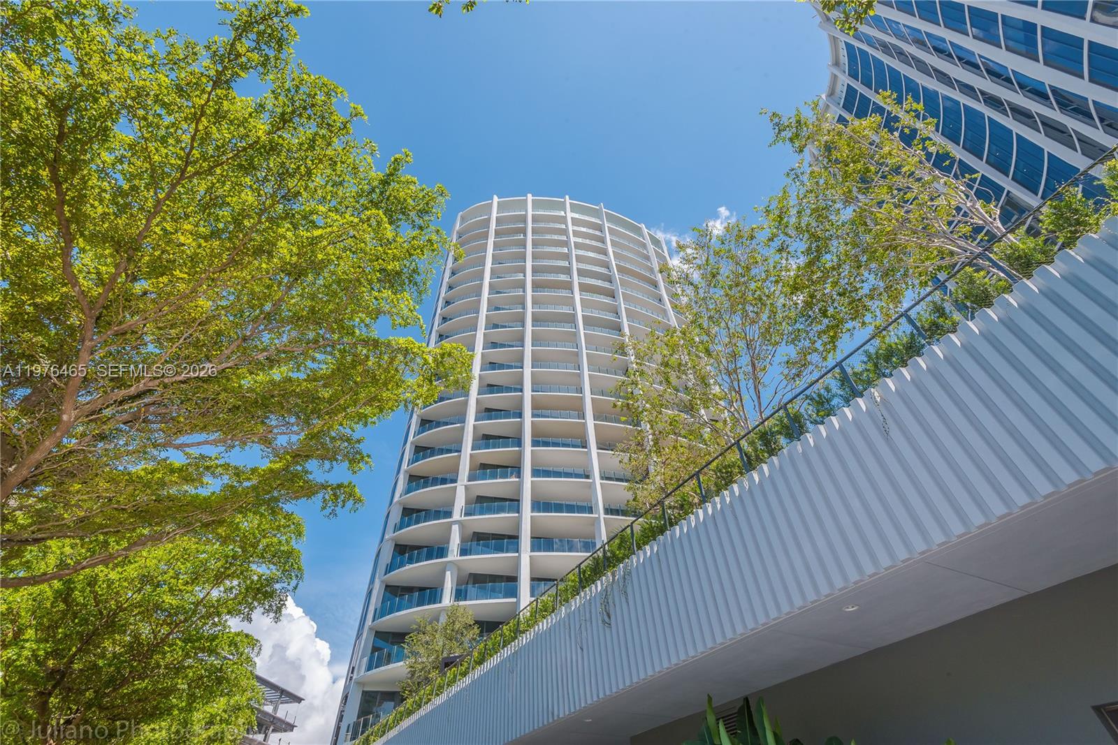 2831 S Bayshore Dr #808 Miami, FL 33133