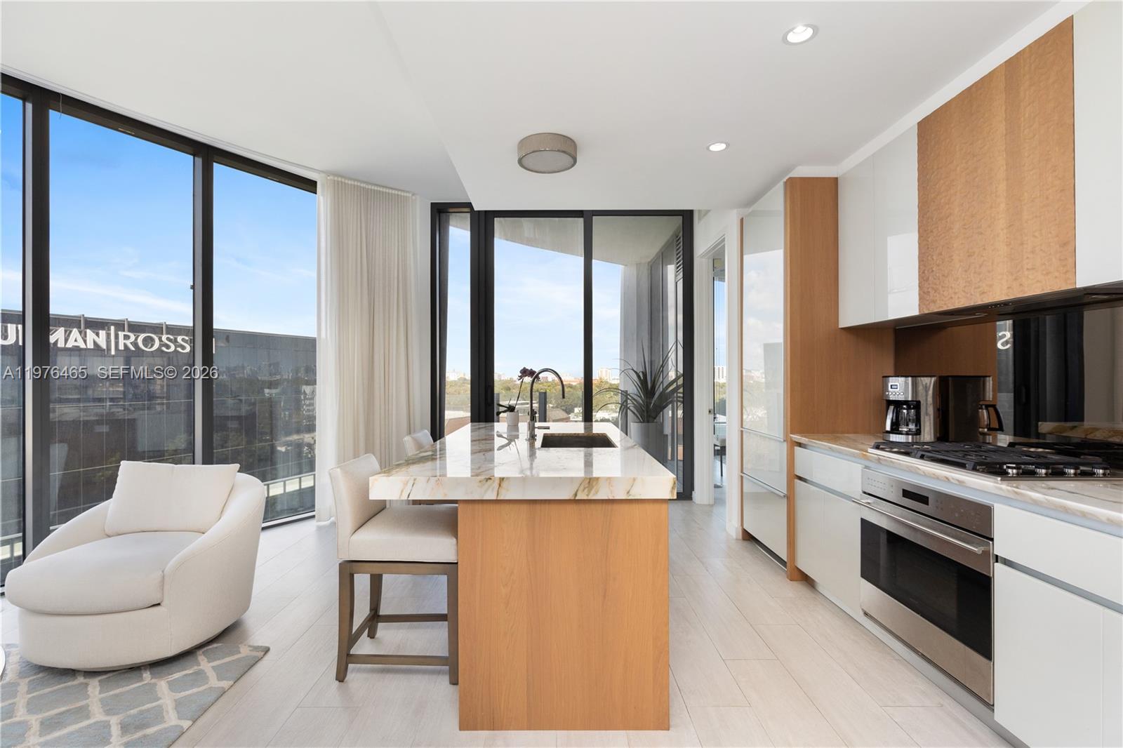 2831 S Bayshore Dr #808 Miami, FL 33133