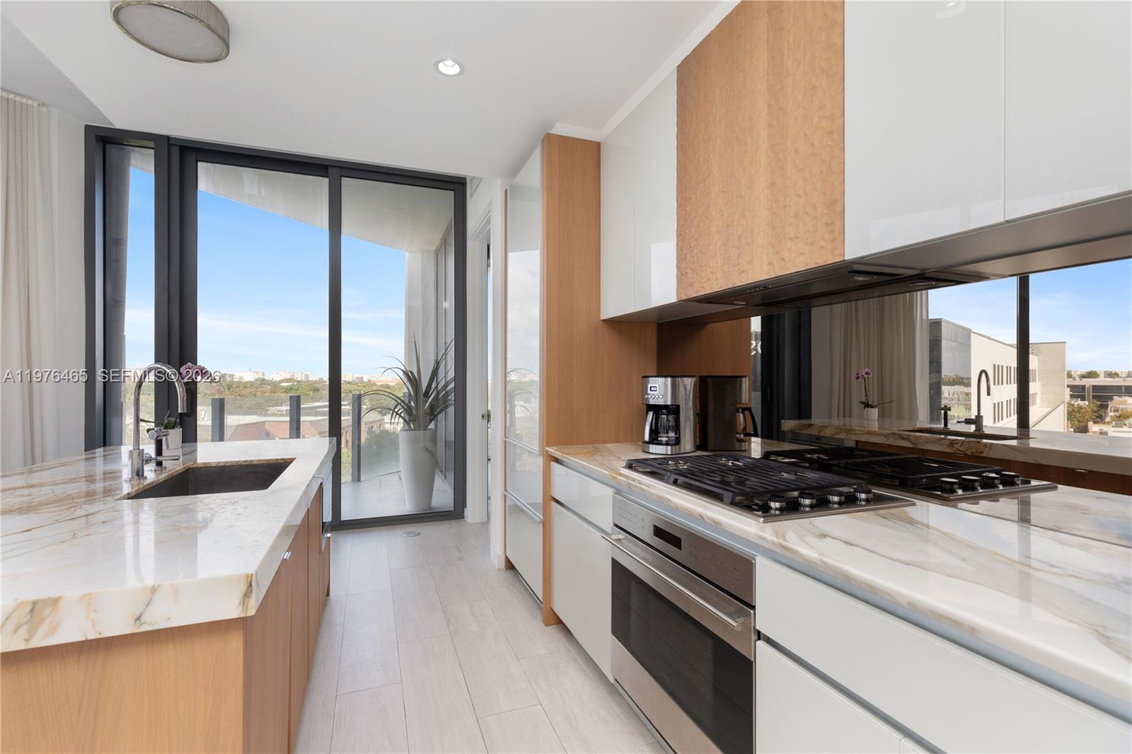 2831 S Bayshore Dr #808 Miami, FL 33133