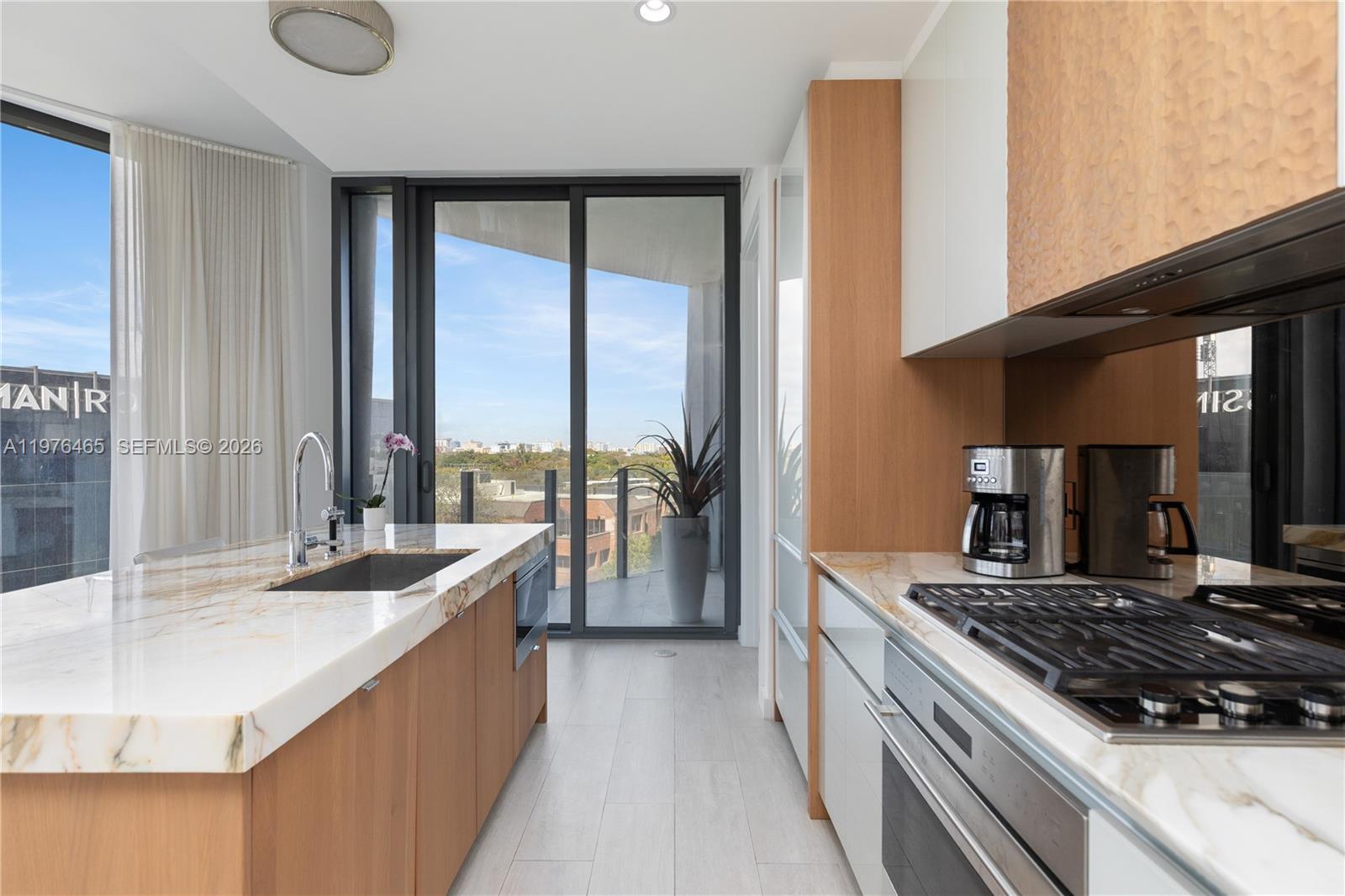 2831 S Bayshore Dr #808 Miami, FL 33133