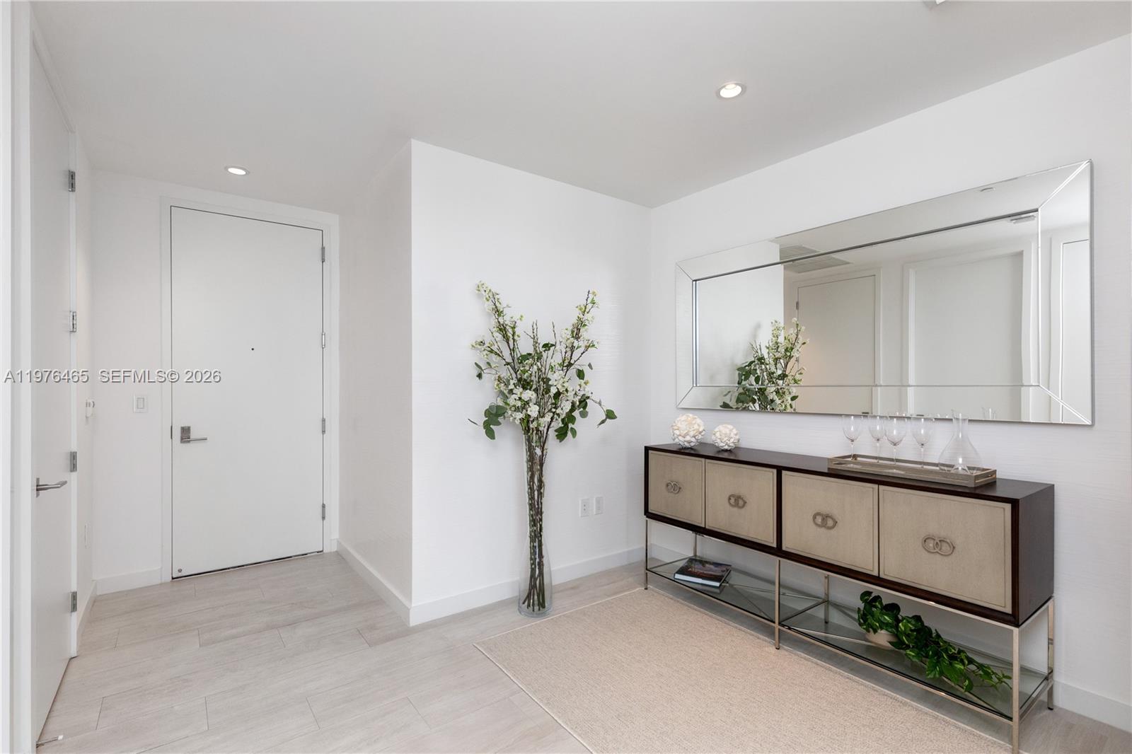 2831 S Bayshore Dr #808 Miami, FL 33133