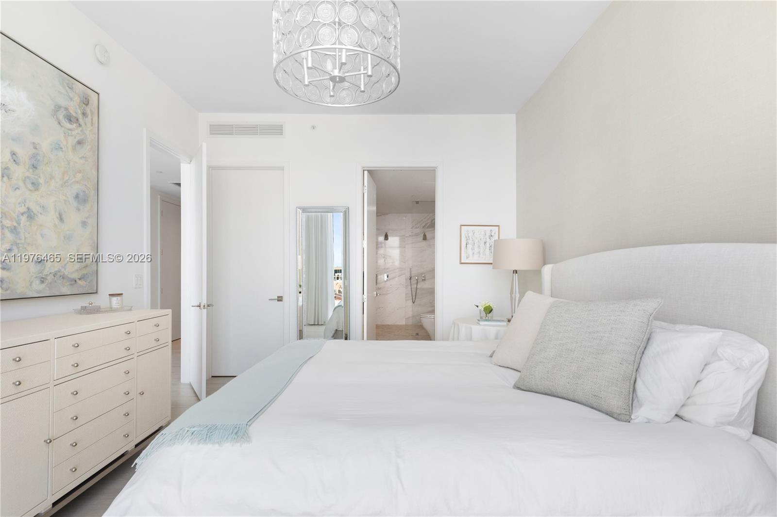 2831 S Bayshore Dr #808 Miami, FL 33133