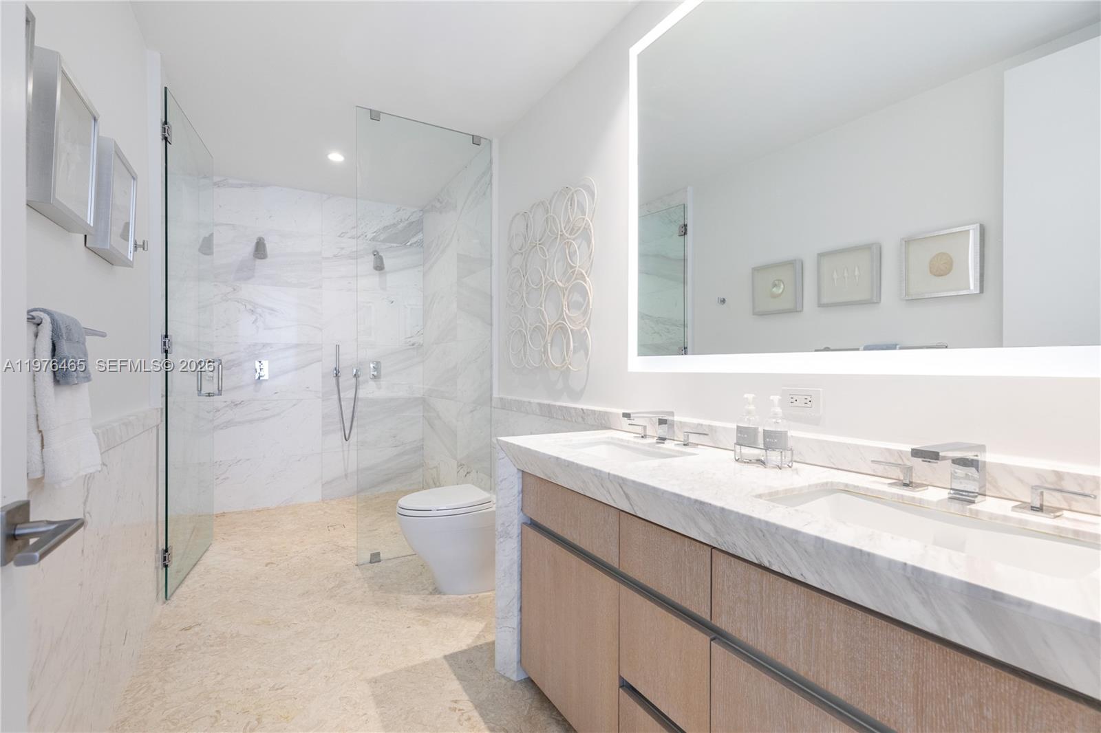 2831 S Bayshore Dr #808 Miami, FL 33133