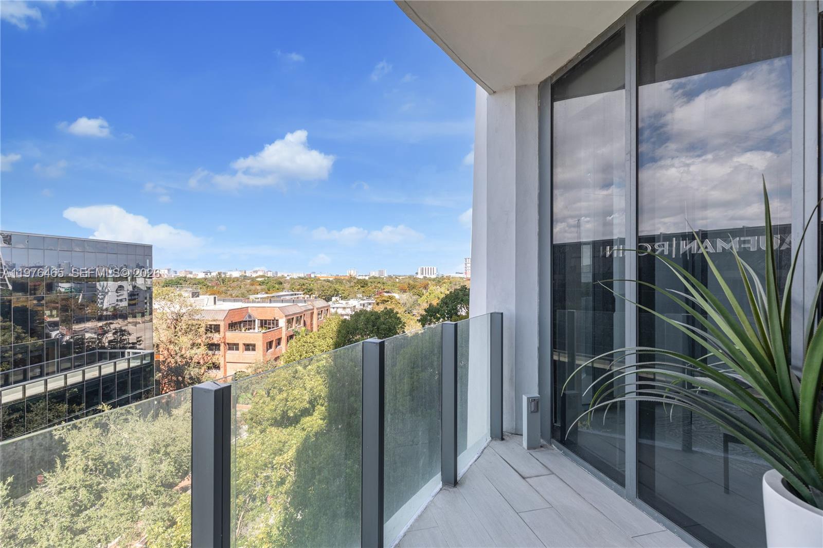 2831 S Bayshore Dr #808 Miami, FL 33133