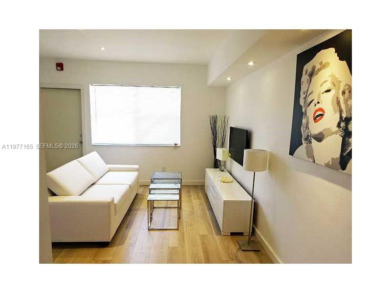 653 Michigan Ave #14