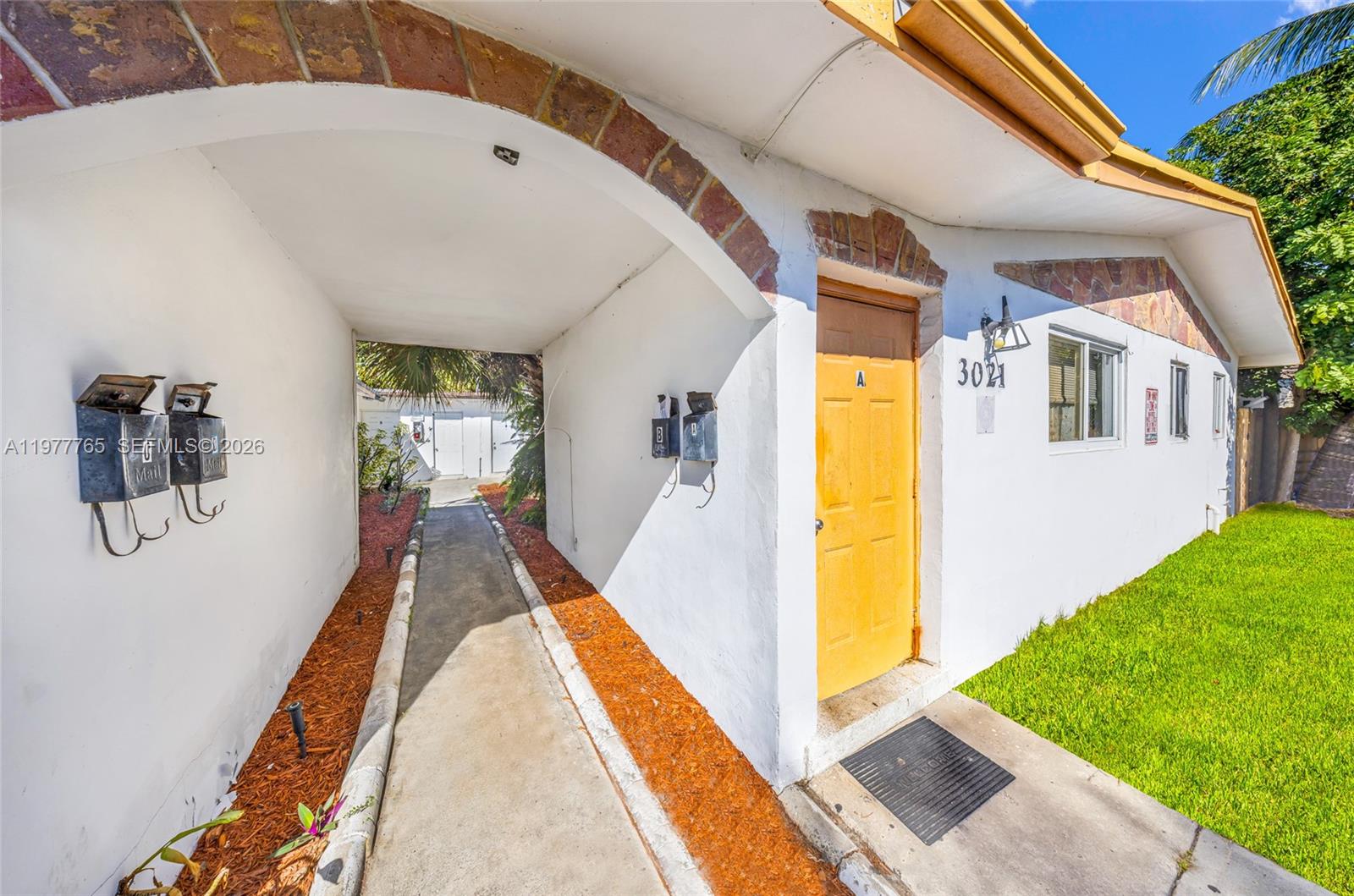 3021 NE 7th Ave Pompano Beach, FL 33064