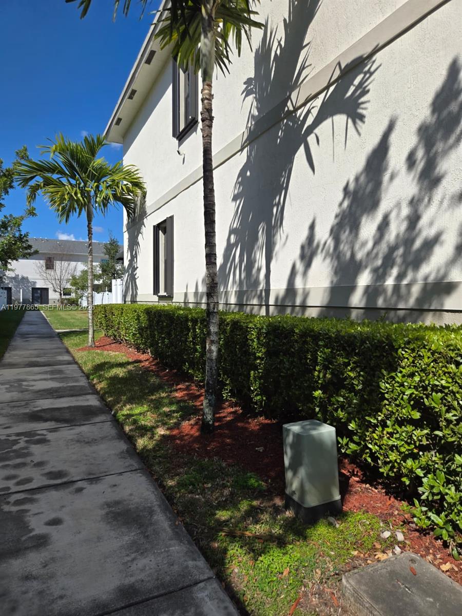 1166 SW 7th Ave Florida City, FL 33034