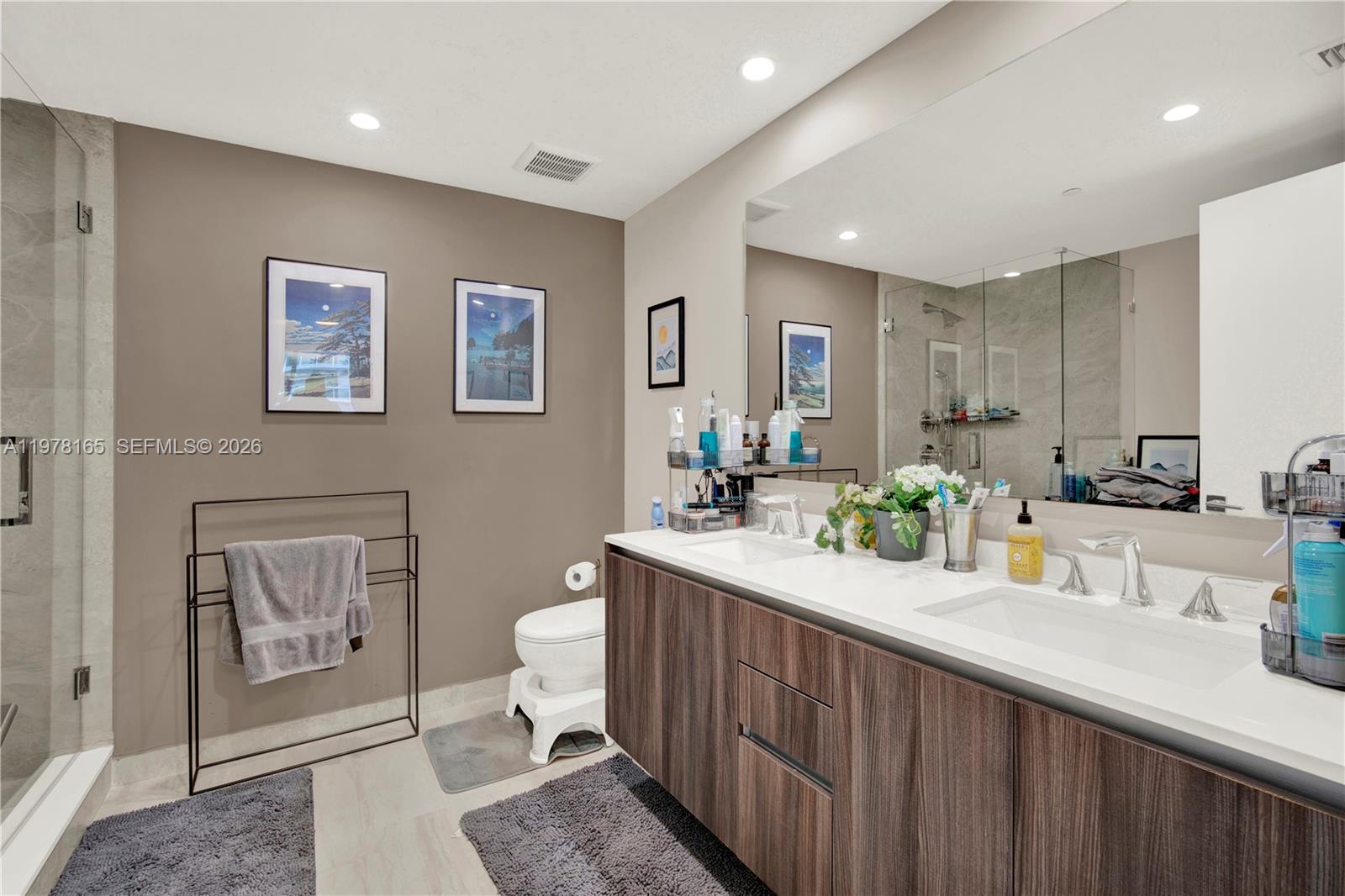 image Aria on the Bay21