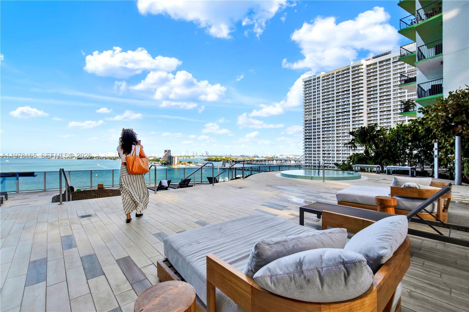 image Aria on the Bay43