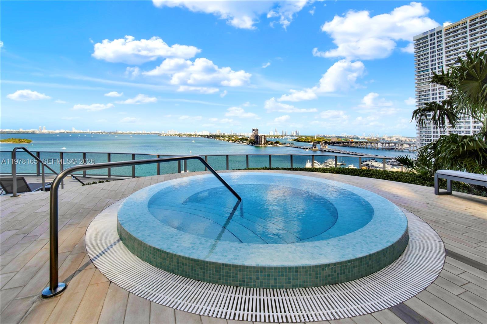 image Aria on the Bay44