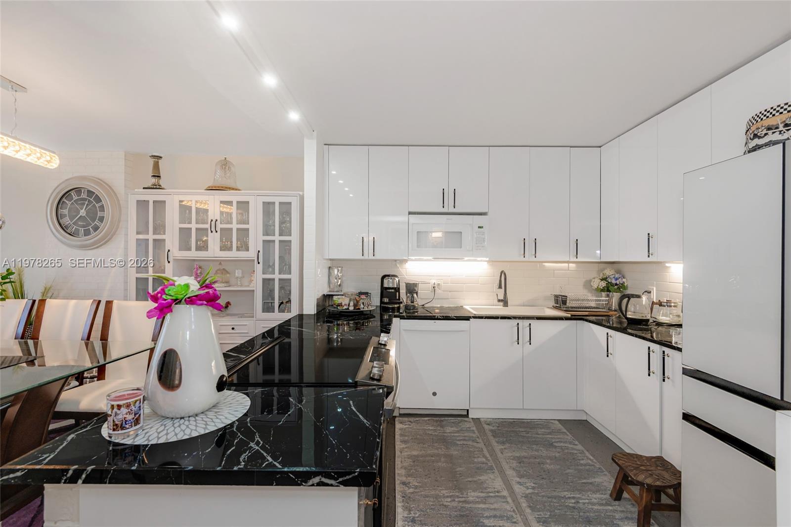 2801 NE 183rd St #1108W Aventura, FL 33160