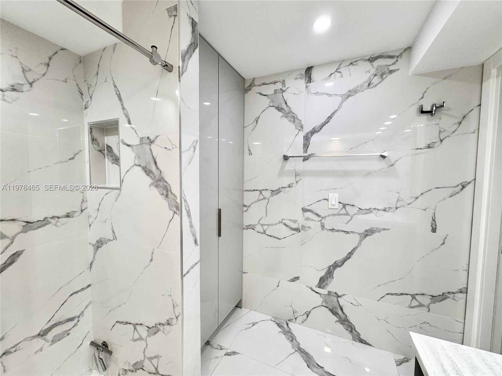 image Winston Towers 40022