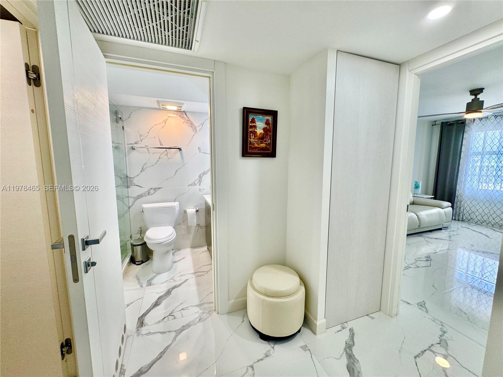 image Winston Towers 40025