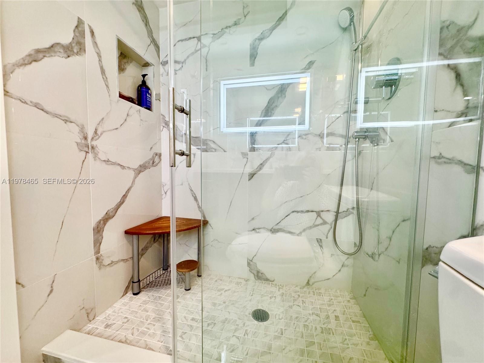 image Winston Towers 40030