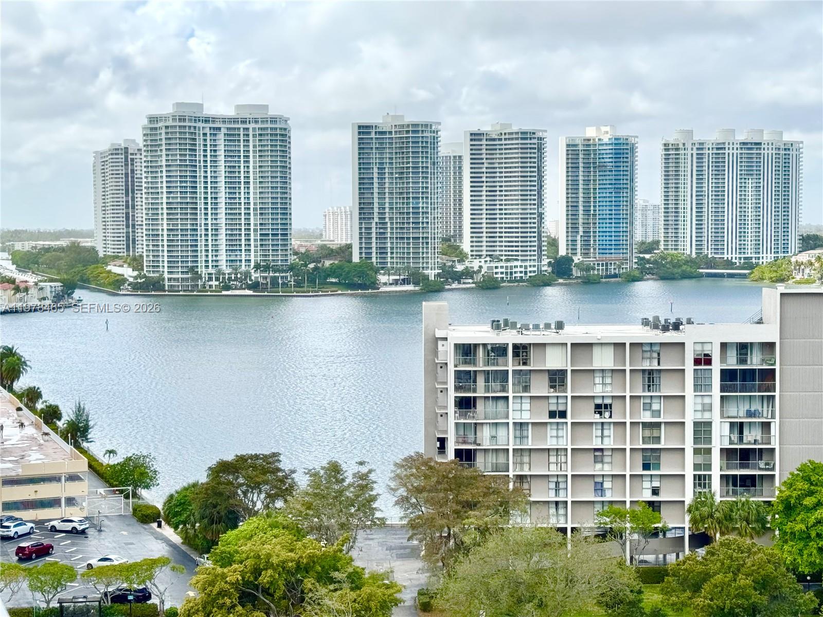 image Winston Towers 4003