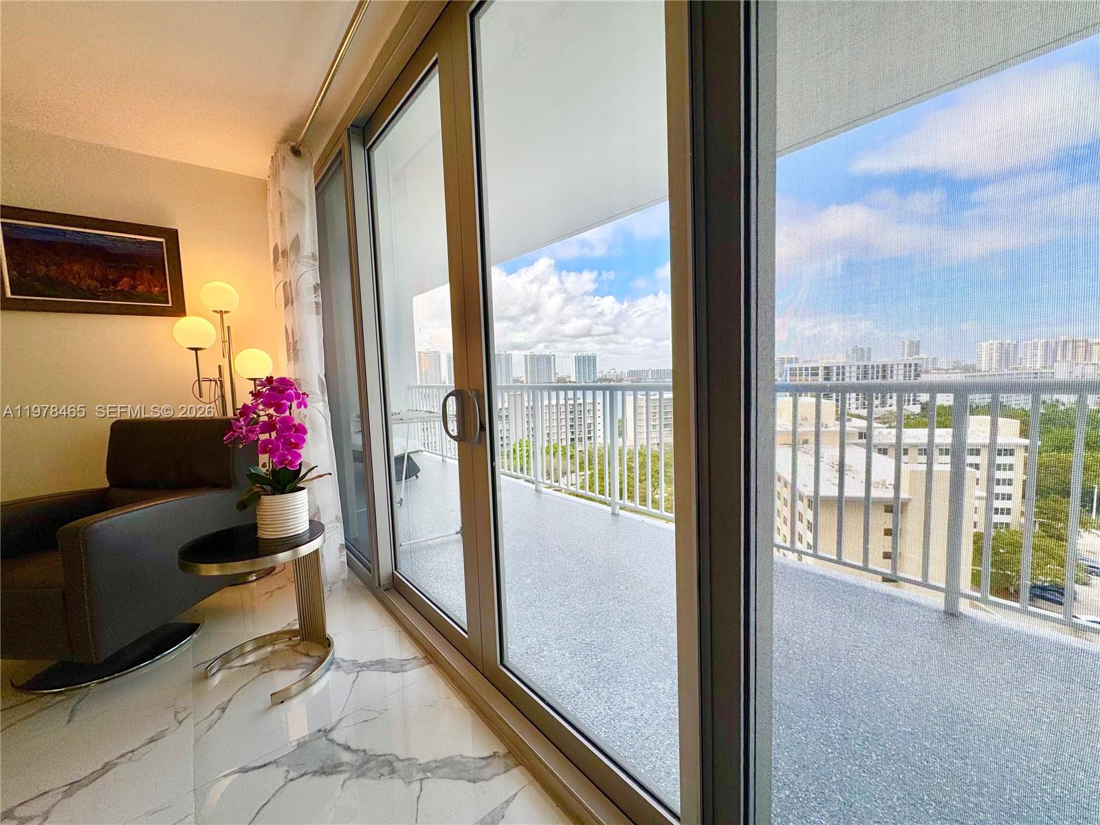 image Winston Towers 4006