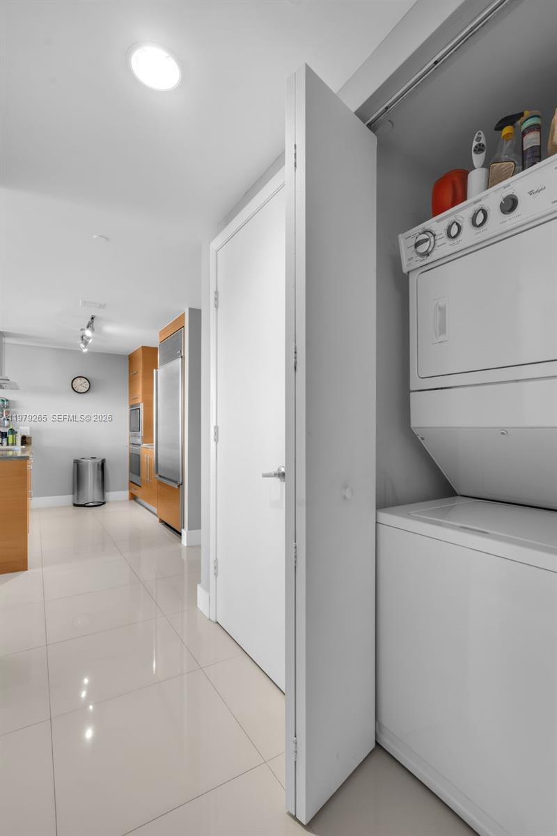 image Icon Brickell II16