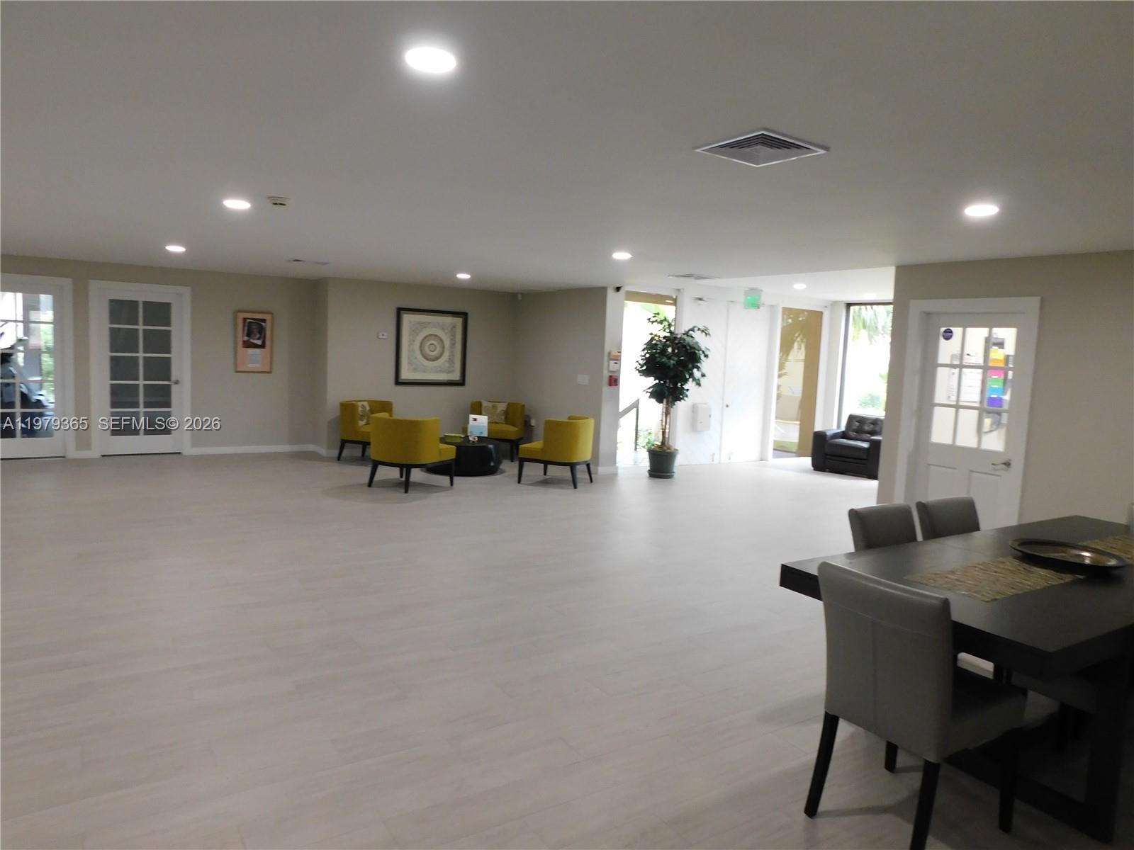 8015 SW 107th Ave #313 Miami, FL 33173