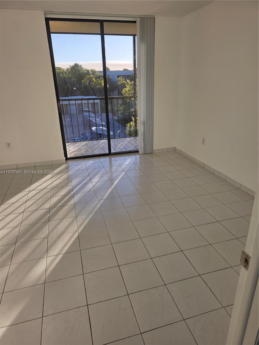 8015 SW 107th Ave #313 Miami, FL 33173