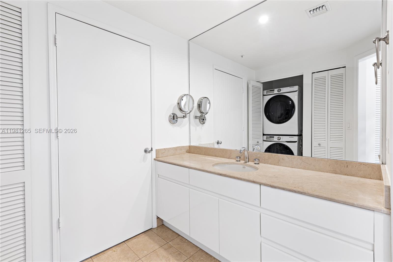 848 Brickell Key Dr #903 Miami, FL 33131