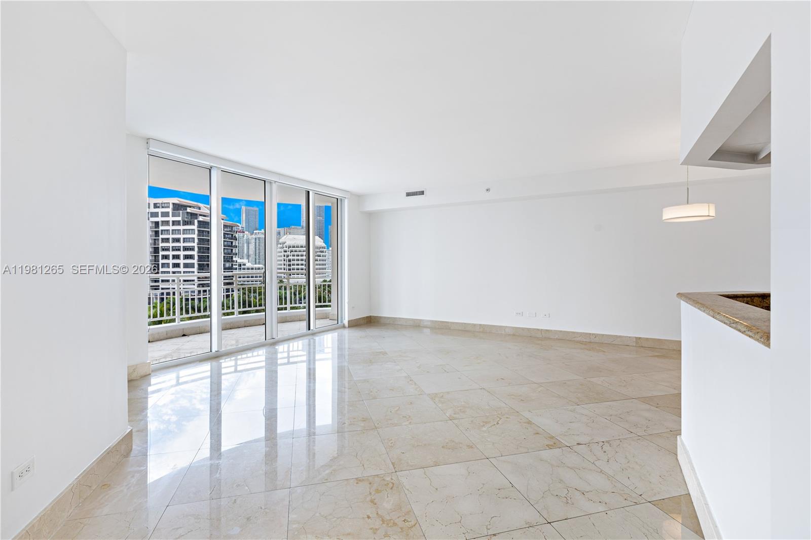 848 Brickell Key Dr #903 Miami, FL 33131