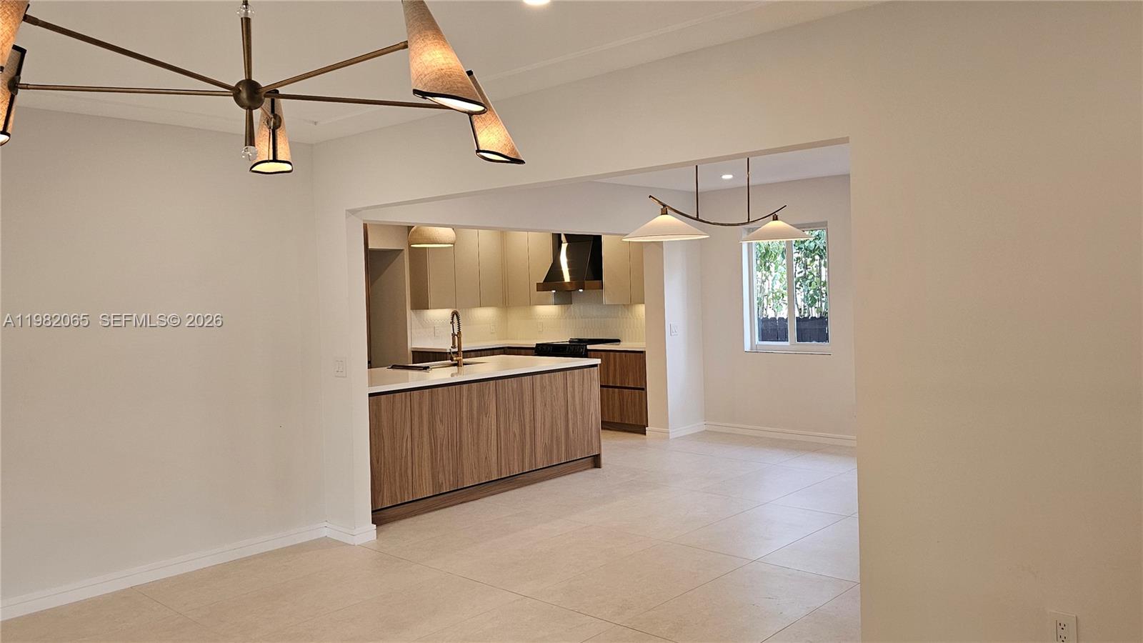 2365 SW 21st Ave Miami, FL 33145