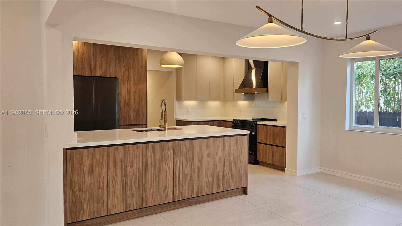 2365 SW 21st Ave Miami, FL 33145