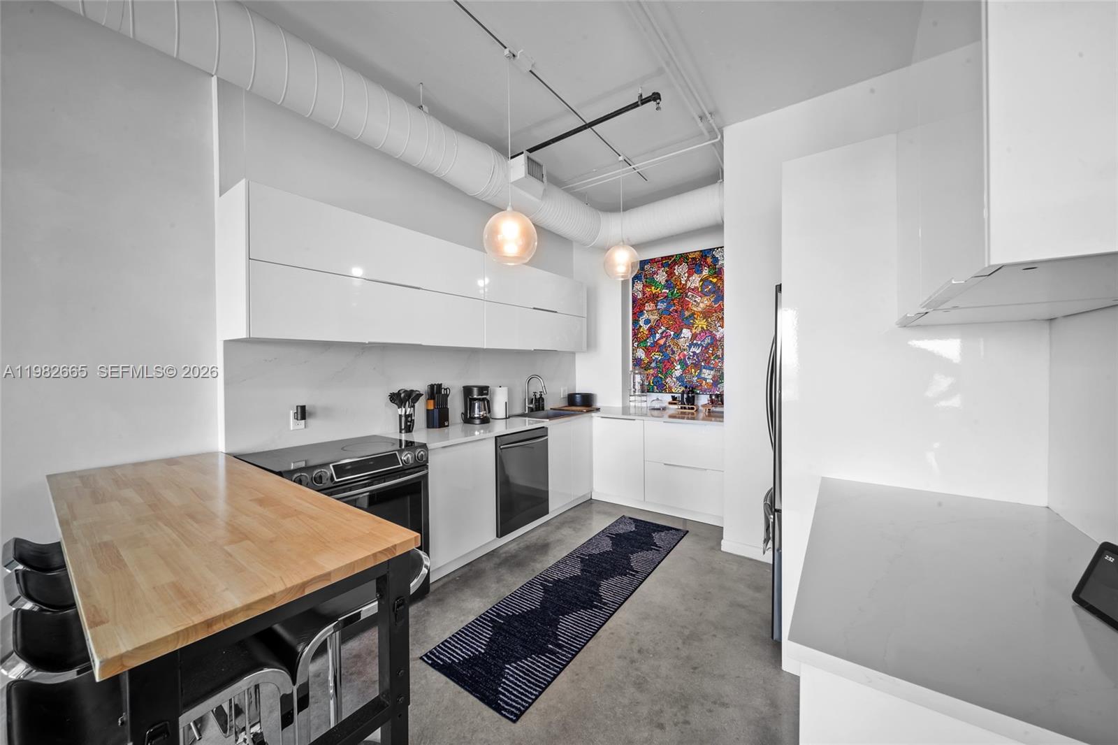 10 SW South Riv Dr #1512 Miami, FL 33130