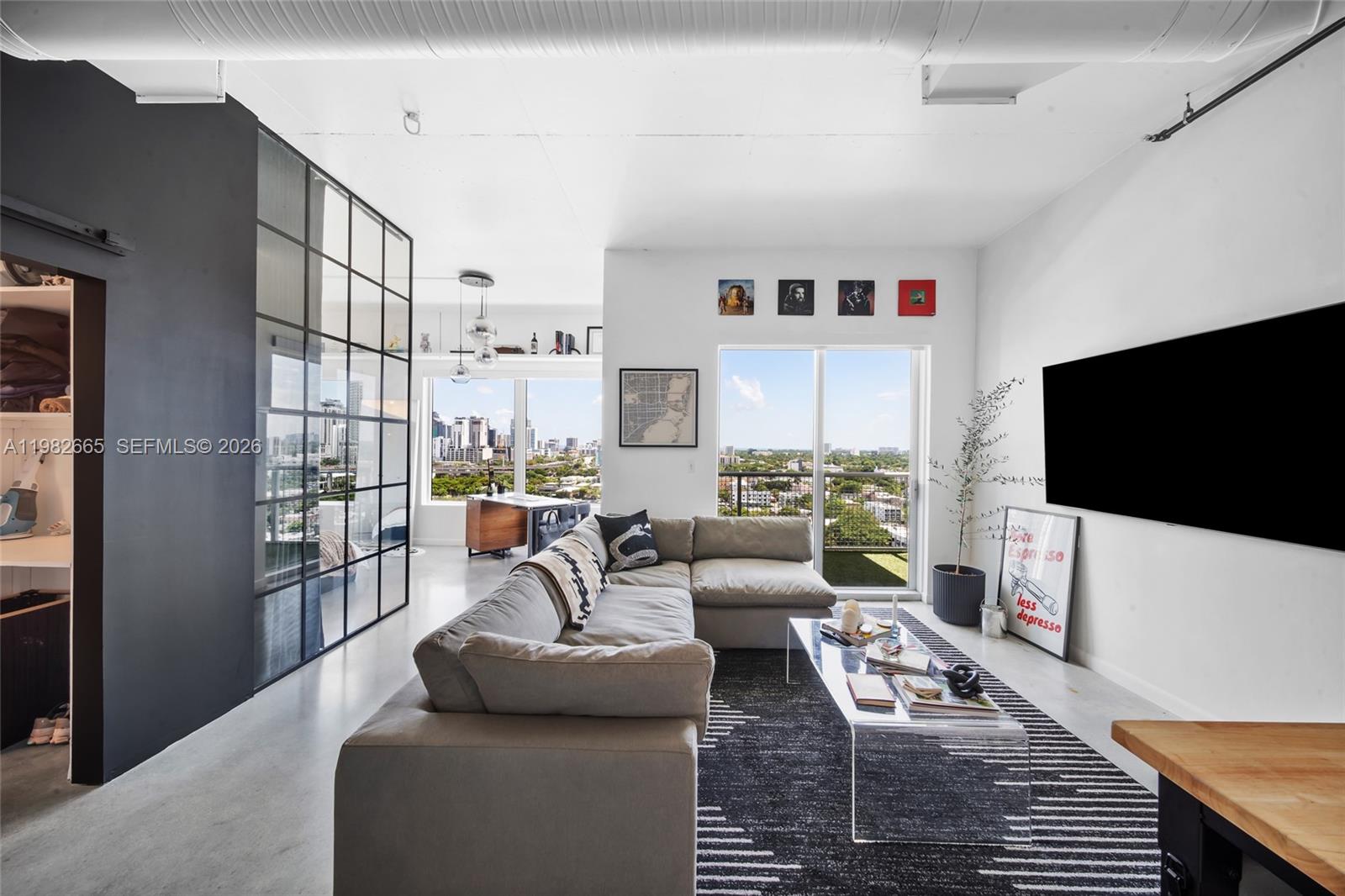 10 SW South Riv Dr #1512 Miami, FL 33130